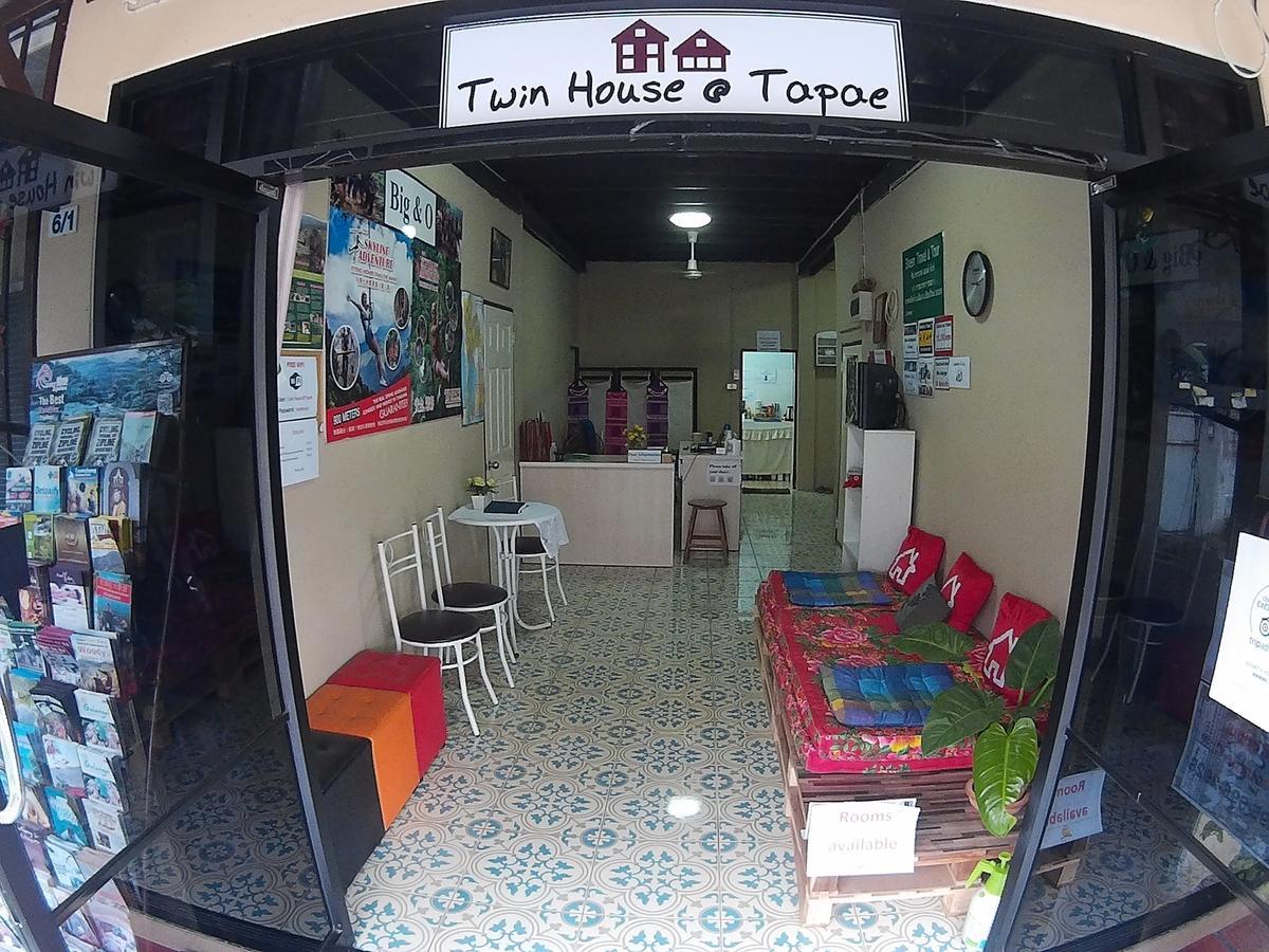 Twin House @ Tapae Hostel Chiang Mai Bagian luar foto