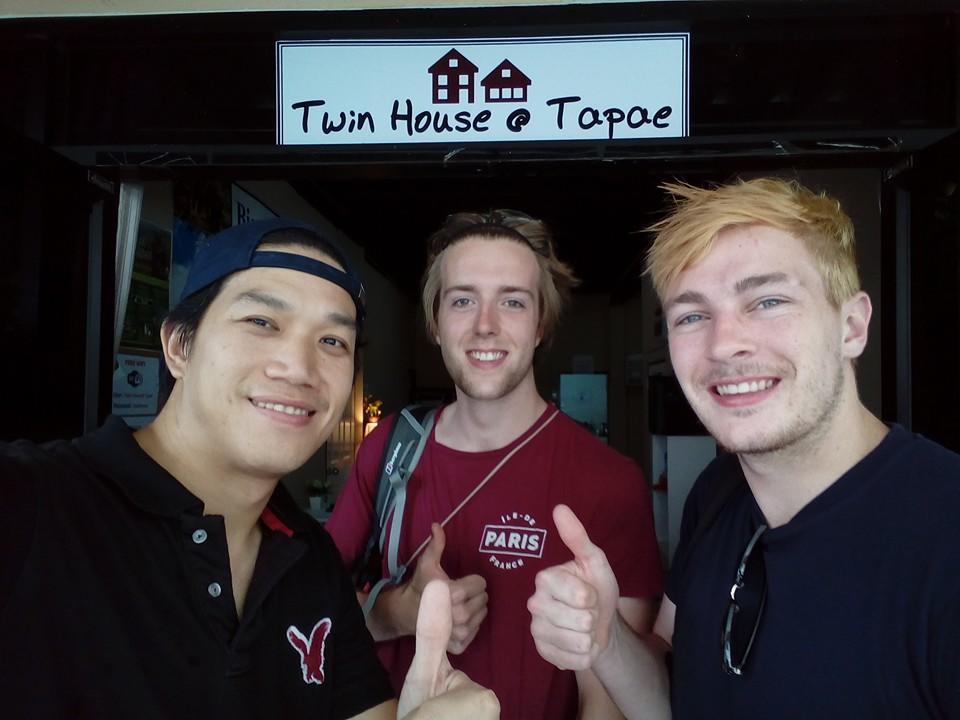 Twin House @ Tapae Hostel Chiang Mai Bagian luar foto