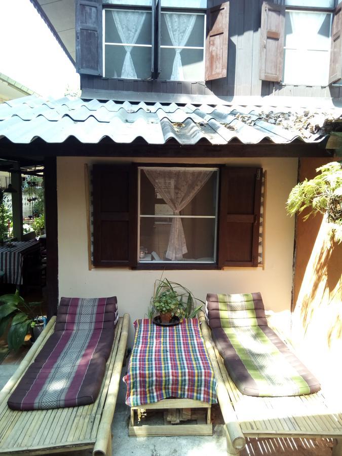 Twin House @ Tapae Hostel Chiang Mai Bagian luar foto