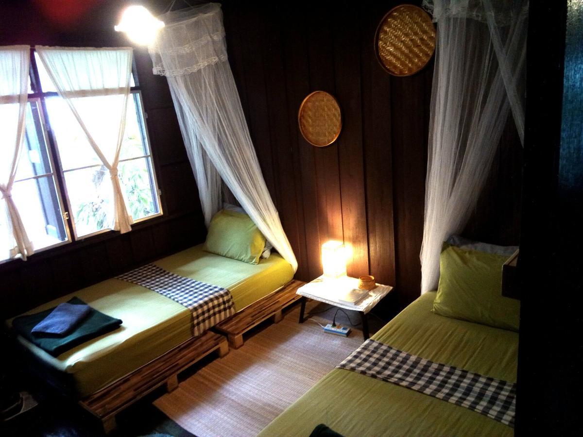 Twin House @ Tapae Hostel Chiang Mai Bagian luar foto